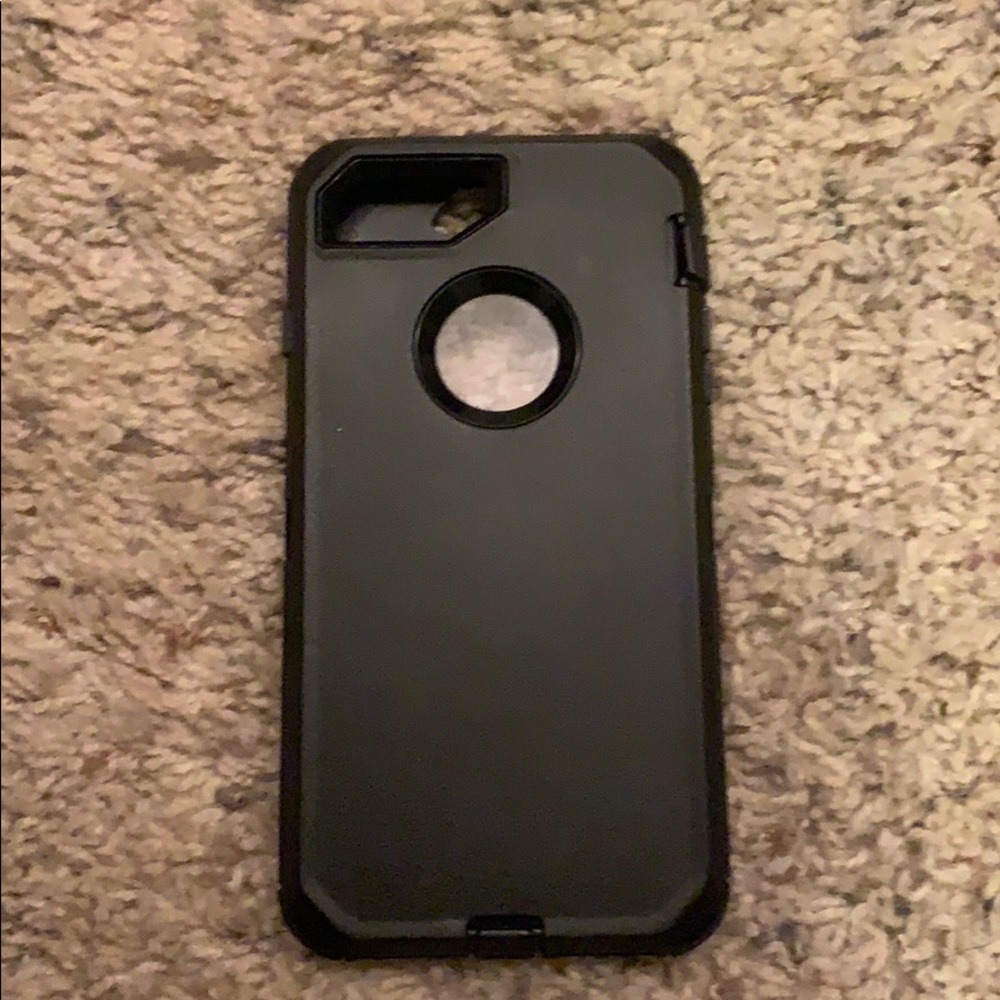 A 3 piece set of a iPhone 7 Plus case